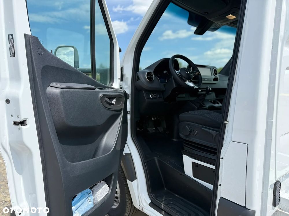 Mercedes-Benz Sprinter - 8