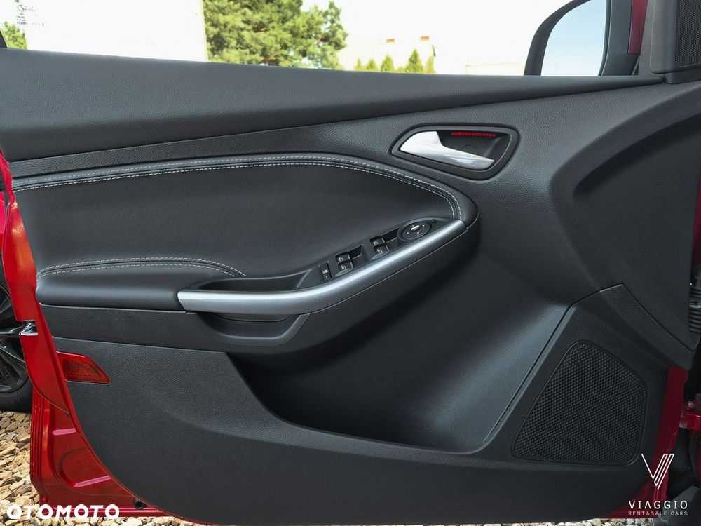 Ford Focus 1.6 EcoBoost Titanium - 27
