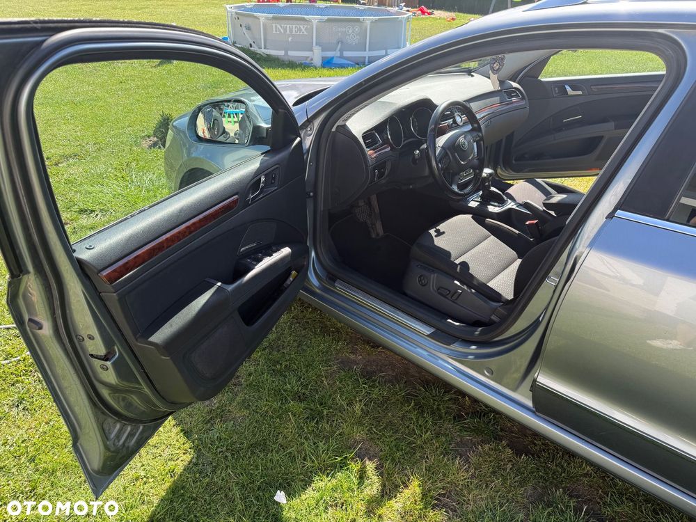 Skoda Superb 2.0 TDI Elegance DSG - 14