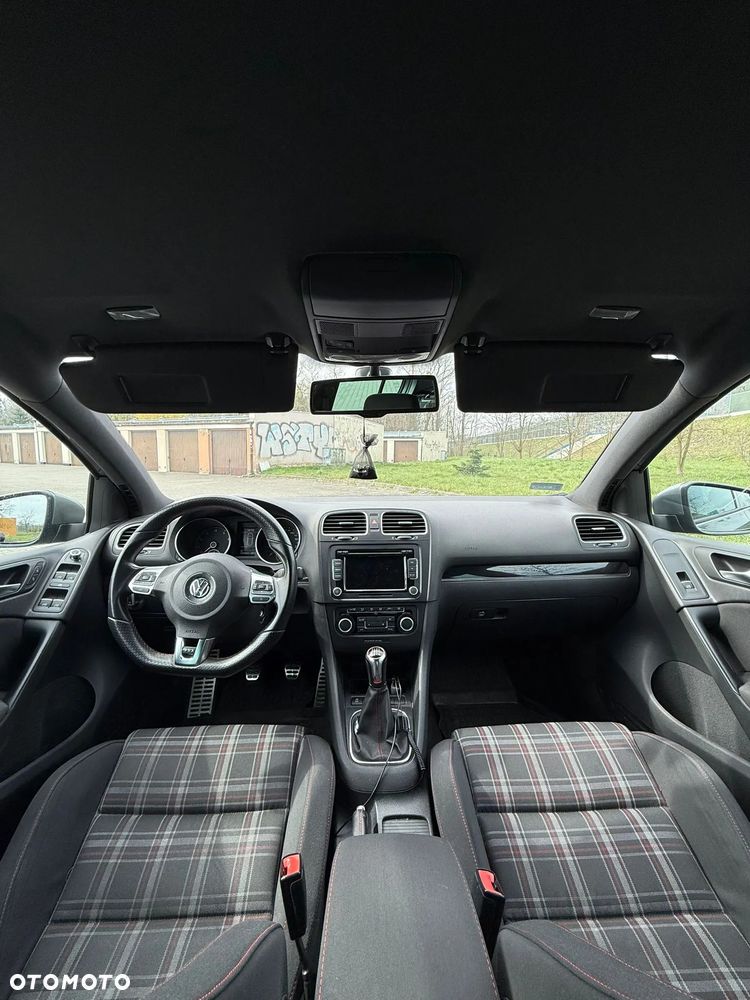Volkswagen Golf 2.0 GTI - 13