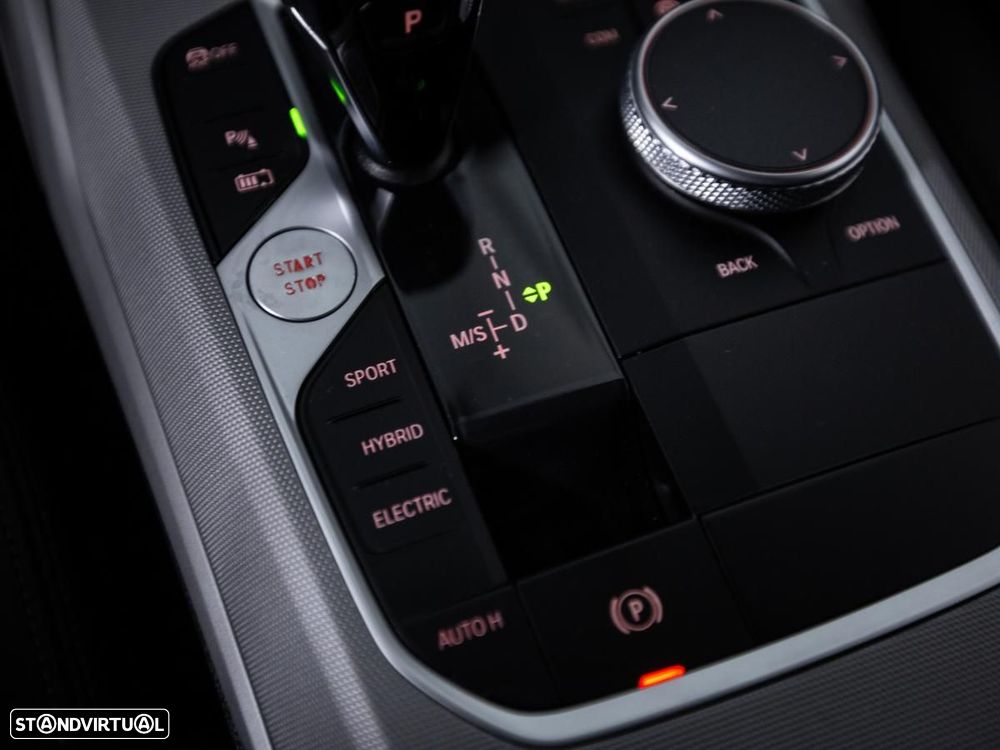 BMW 320 e Auto - 21