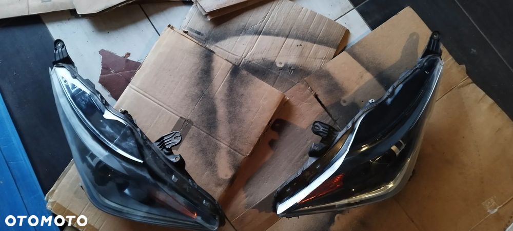 lampa prawa lewa przednia aygo