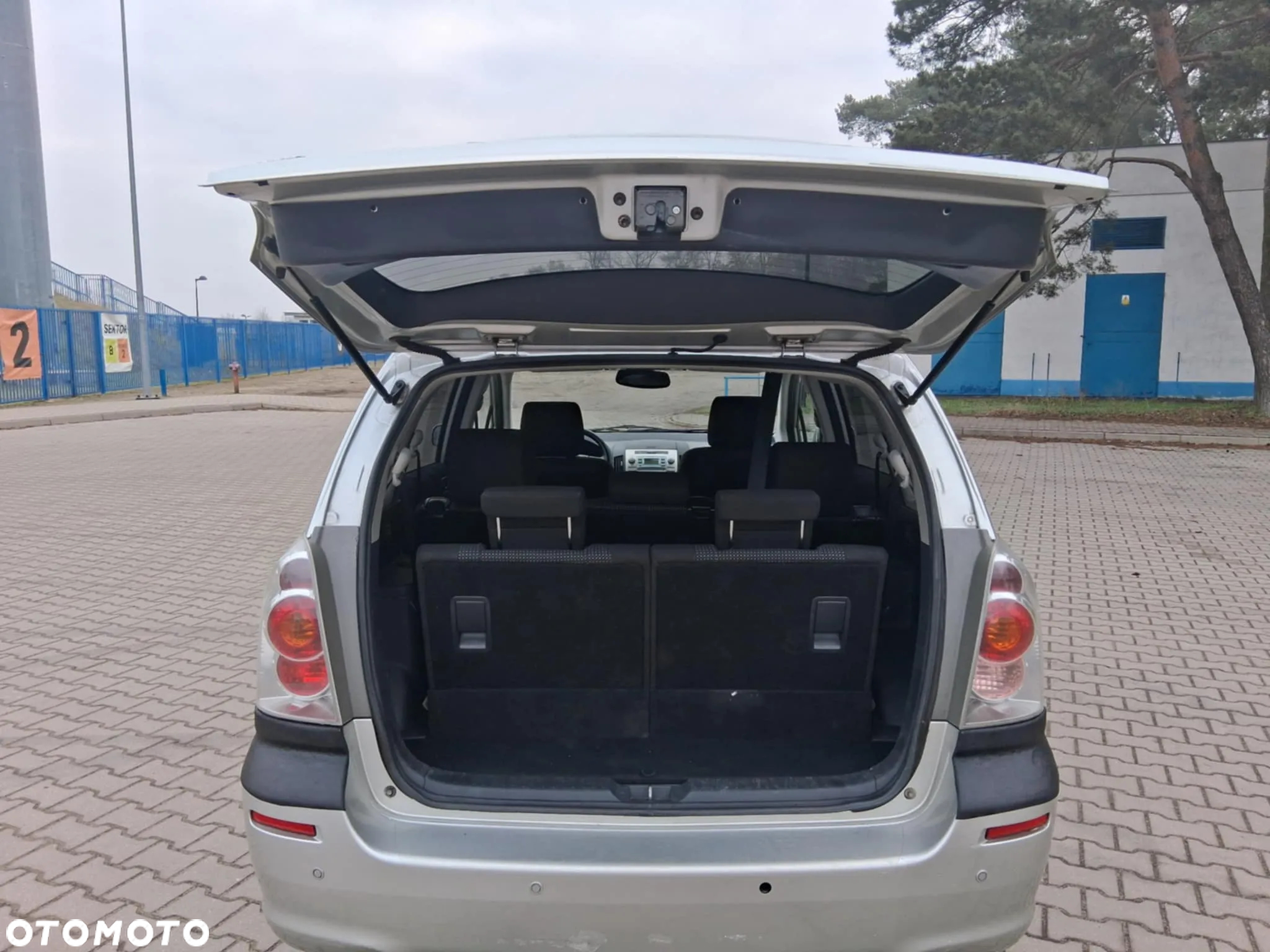 Toyota Corolla Verso - 10