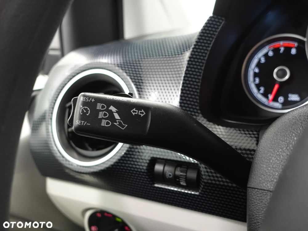 Volkswagen up! - 35