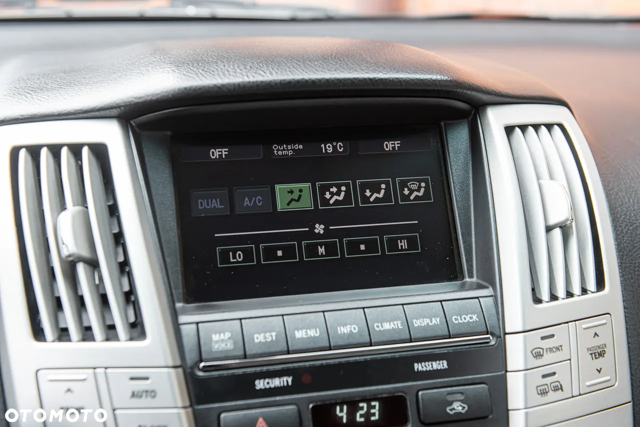 Lexus RX - 21