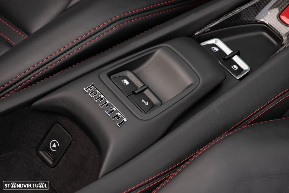 Ferrari F8 Tributo Standard - 38
