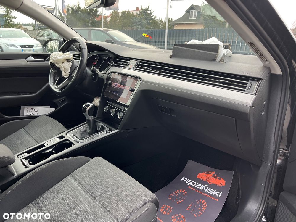 Volkswagen Passat - 9