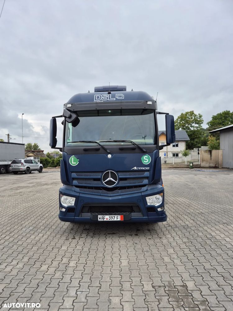 Mercedes-Benz Actros - 3