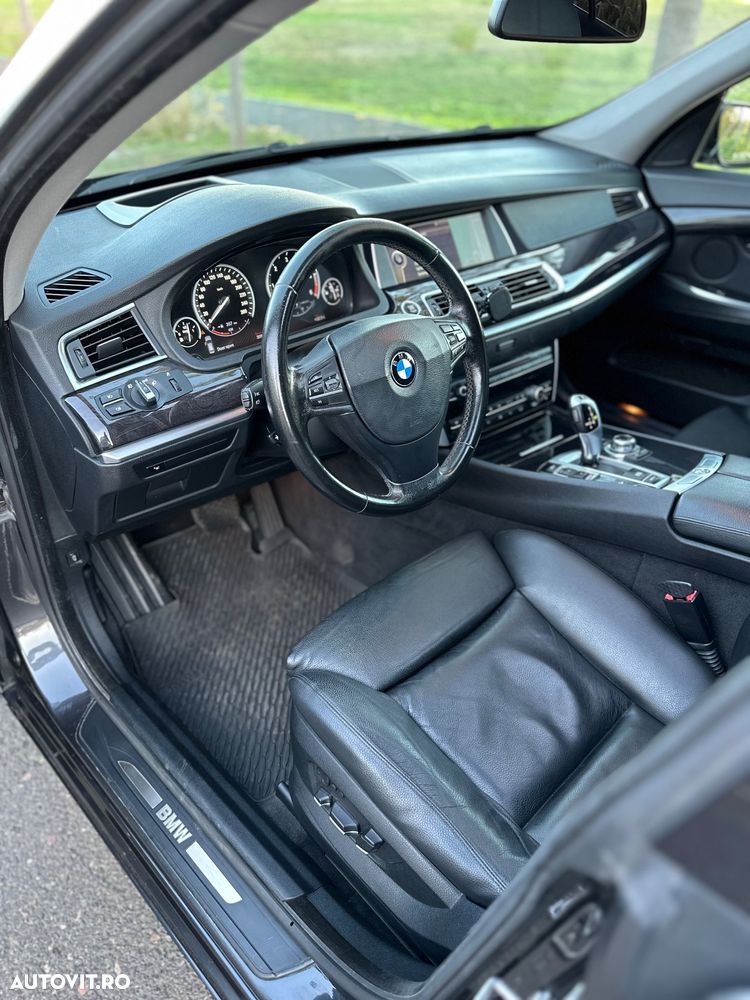 BMW Seria 5 530d xDrive - 7