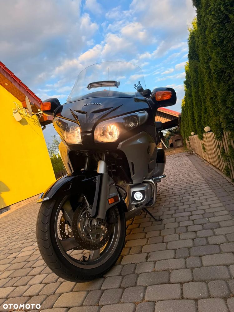 Honda GL - 28