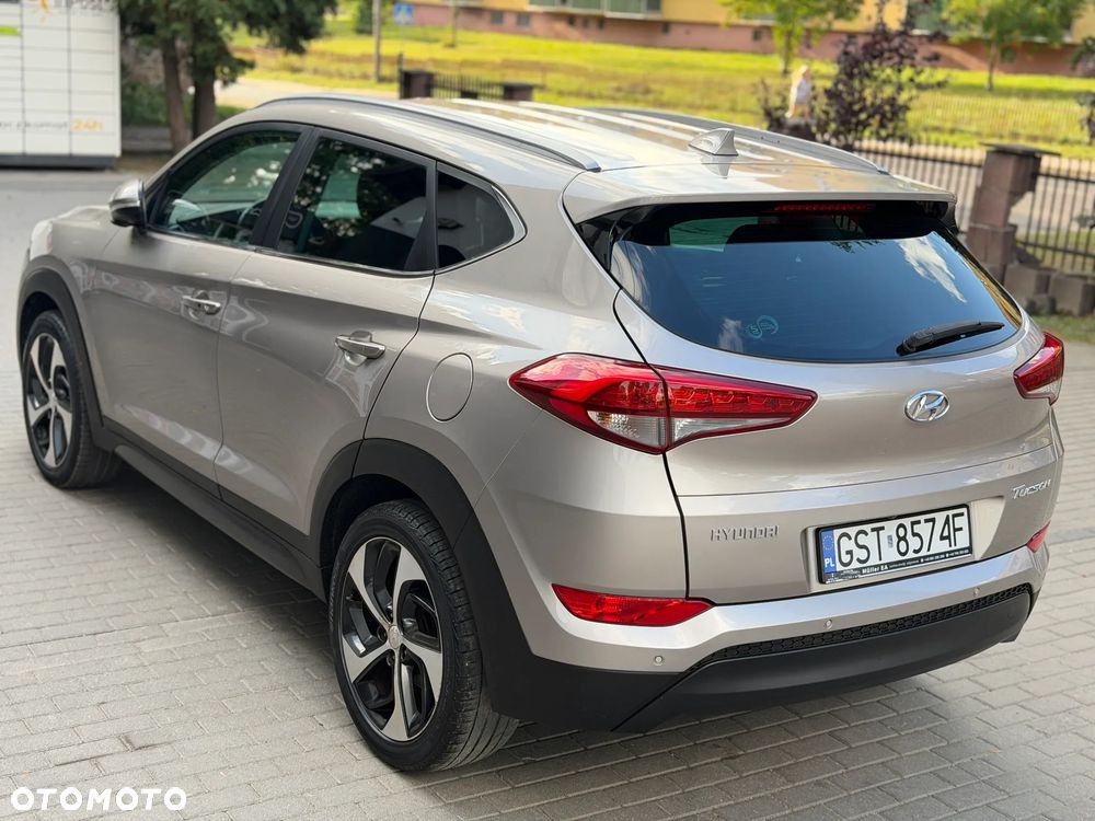 Hyundai Tucson 1.7 CRDI BlueDrive TourdePologne 2WD - 16