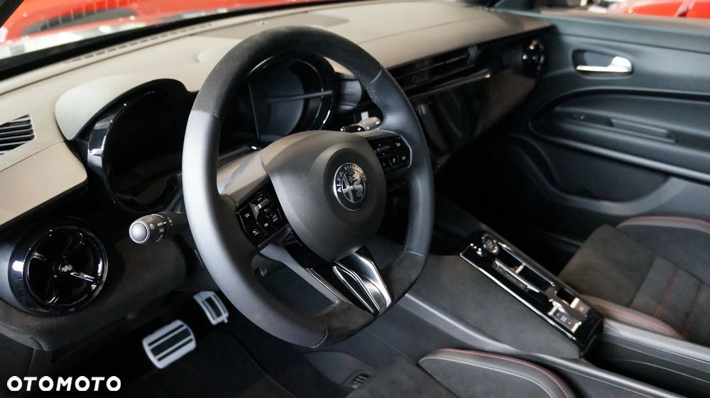 Alfa Romeo Junior 1.2 mHEV Ibrida Speciale eDCT - 12