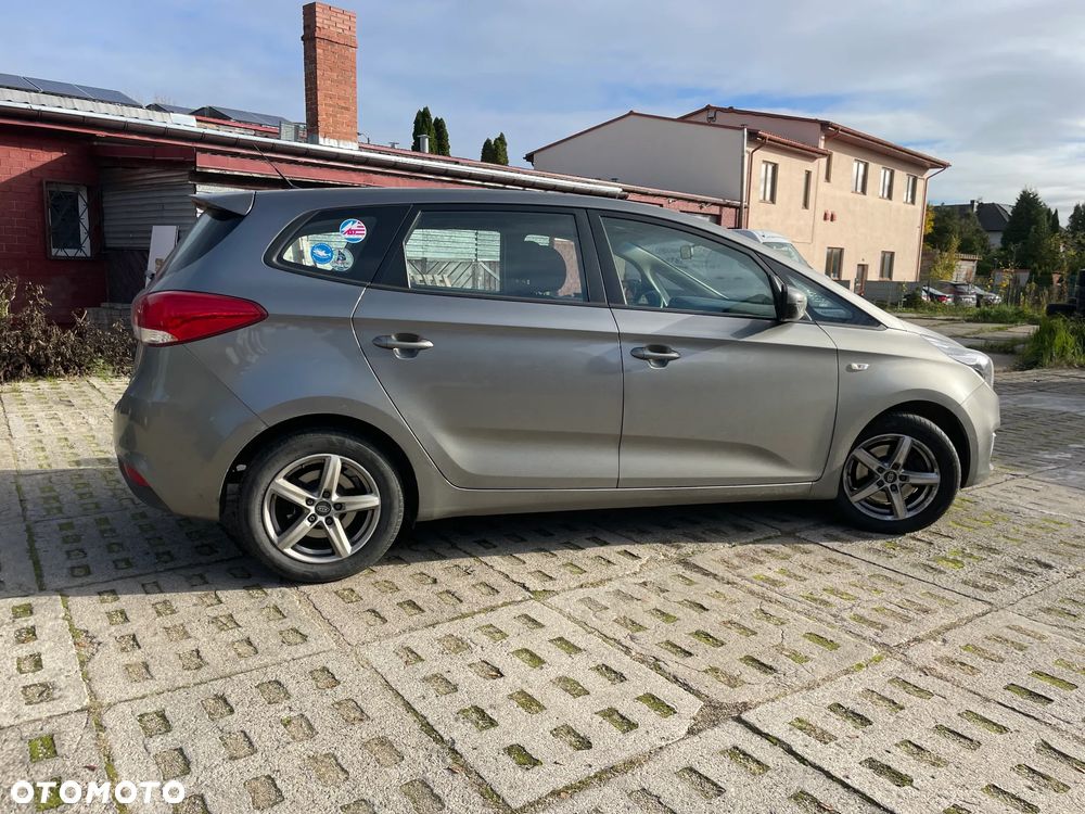 Kia Carens 1.7 CRDi L - 7