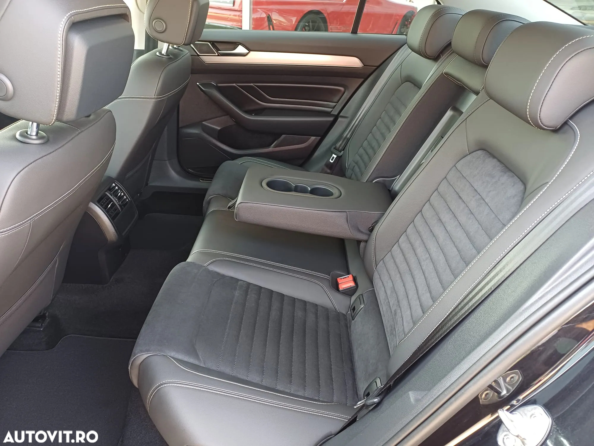 Volkswagen Passat 2.0 TDI DSG Highline - 8