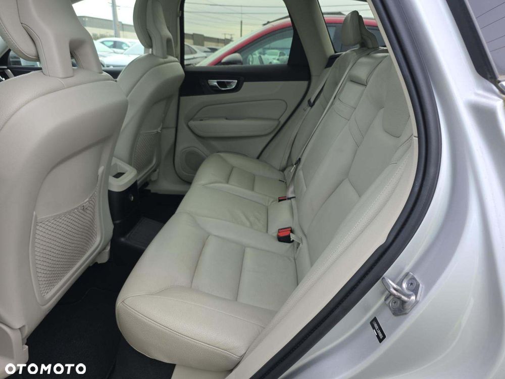 Volvo XC 60 T8 AWD Recharge Geartronic Inscription - 9