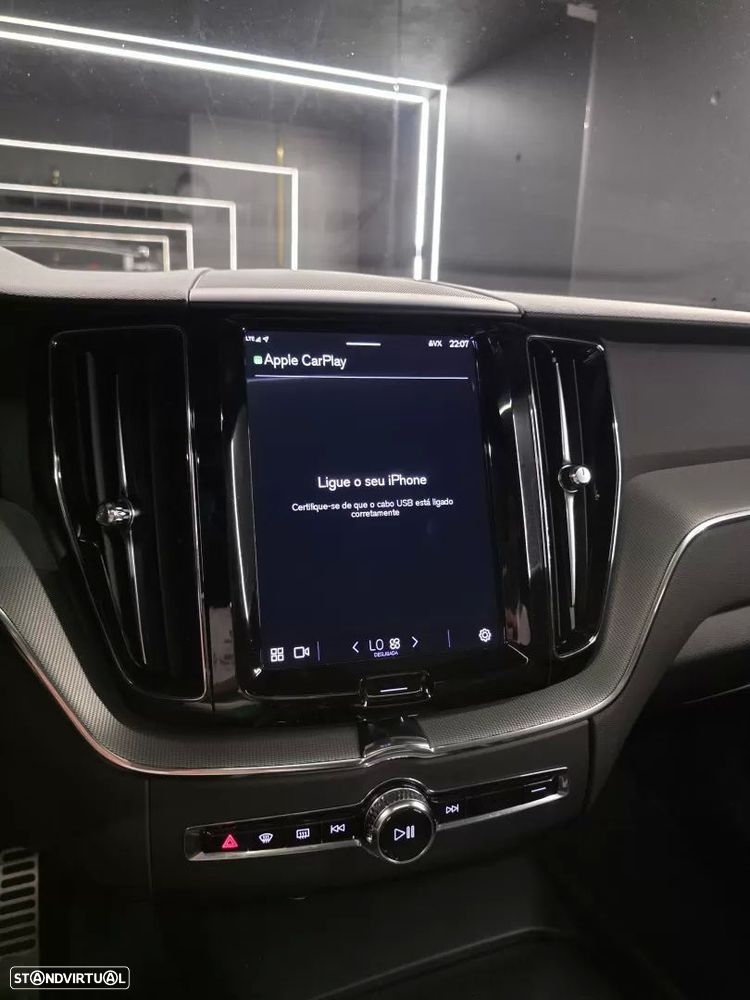 Volvo XC 60 2.0 T6 PHEV R-Design AWD - 33