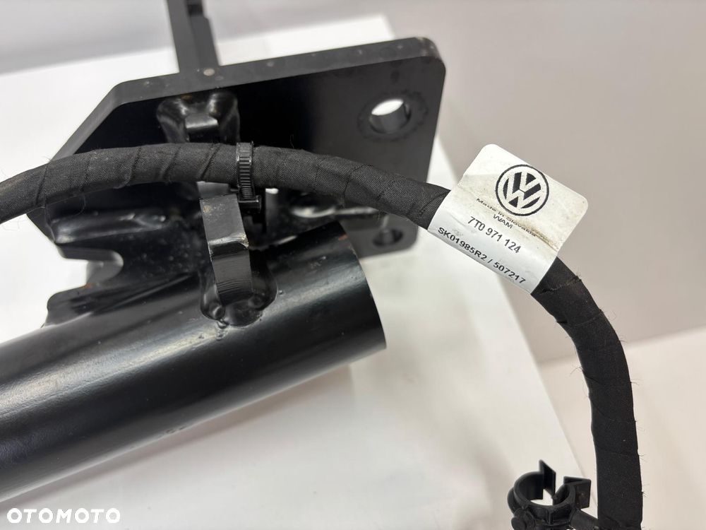 Volkswagen VW T7 Transporter Hak Holowniczy 7T0803881B - 7