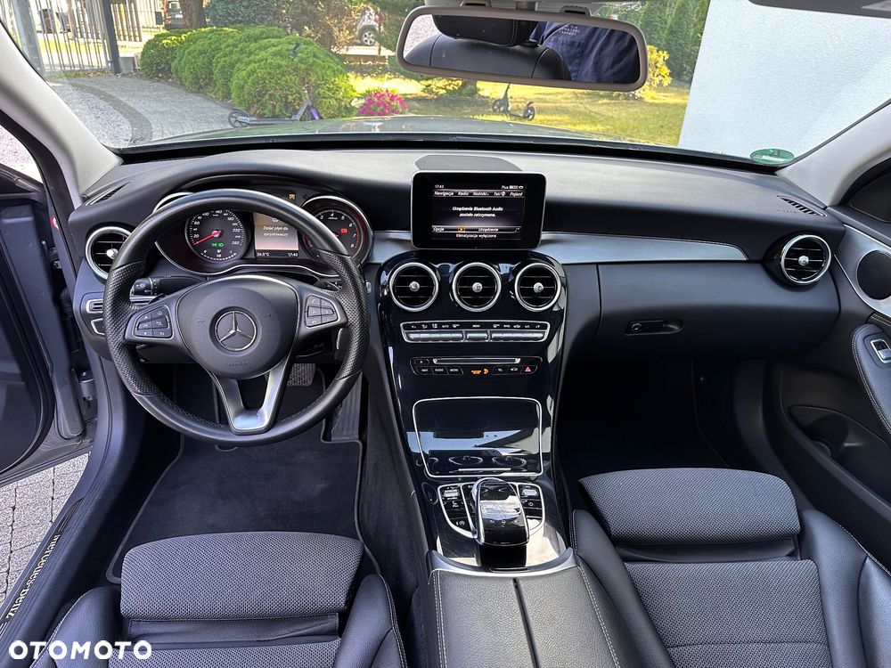 Mercedes-Benz Klasa C 180 T Kompressor Automatik BlueEFFICIENCY Avantgarde - 31