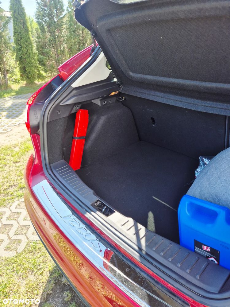 Ford Focus 1.0 EcoBoost Titanium - 22