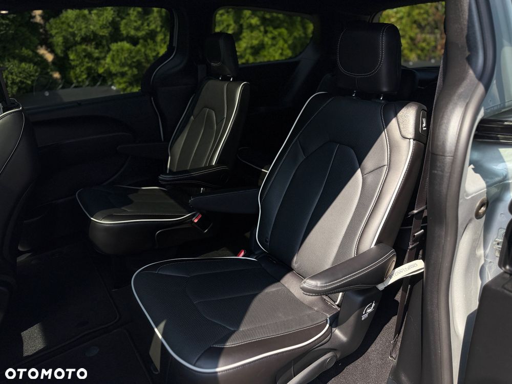 Chrysler Pacifica - 27