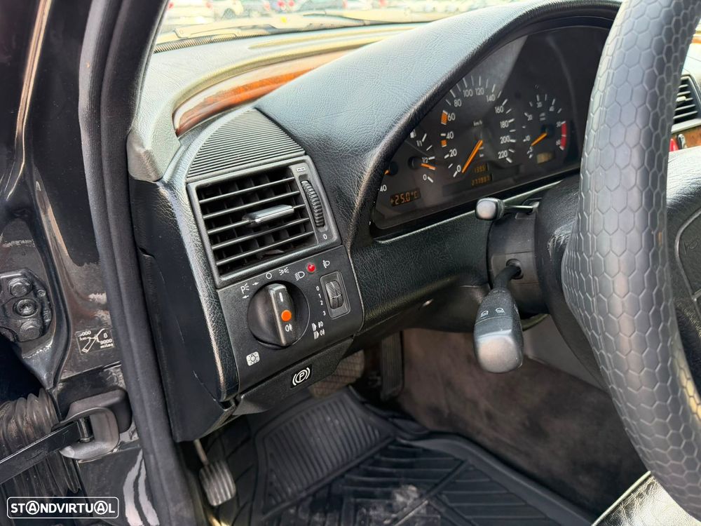 Mercedes-Benz C 250 - 25