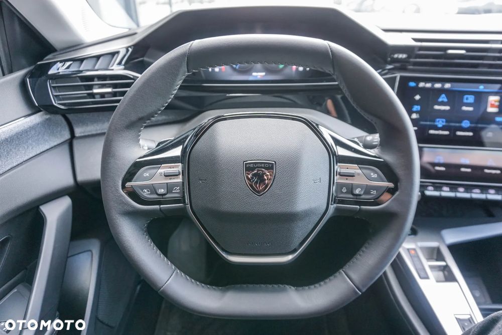 Peugeot 408 1.6 Plug-In Hybrid 225 Allure EAT8 - 11