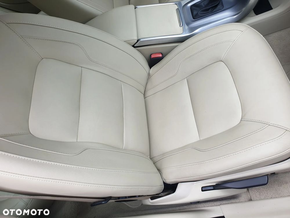 Volvo V70 D4 Geartronic Linje Svart - 32