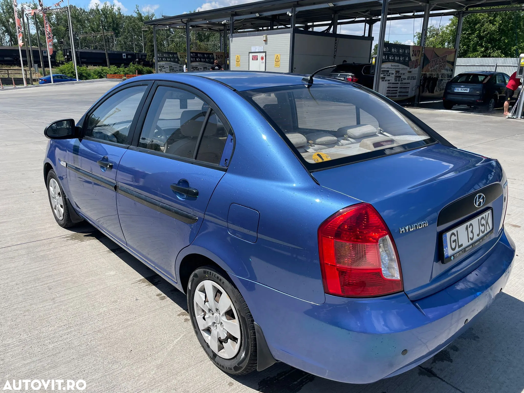 Hyundai Accent - 6