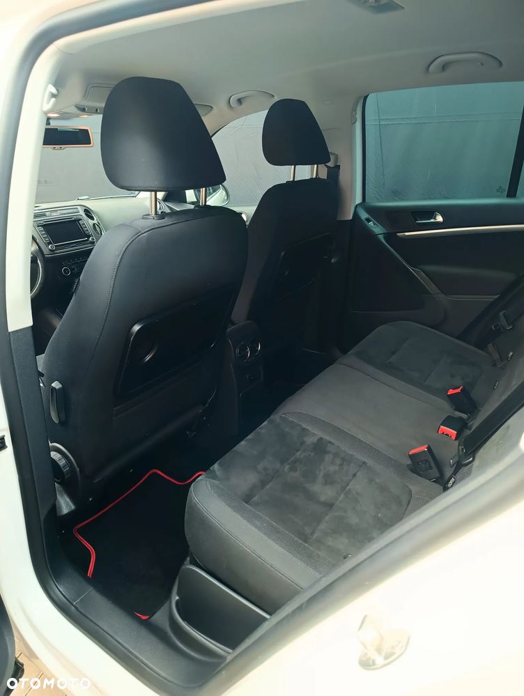 Volkswagen Tiguan 2.0 TSI 4Motion DSG Lounge Sport & Style - 17