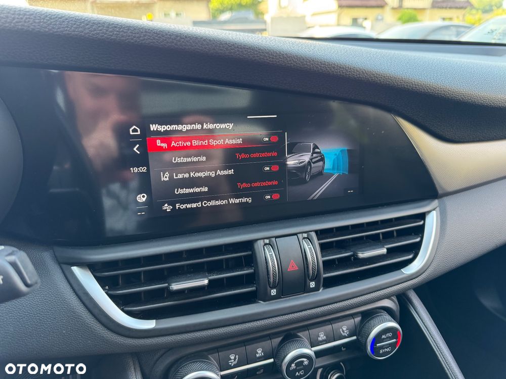 Alfa Romeo Giulia 2.2 AT8 Super - 32