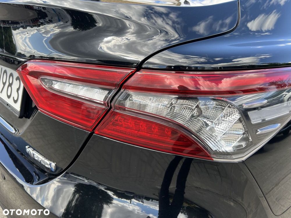 Toyota Camry 2.5 Hybrid Executive CVT - 29