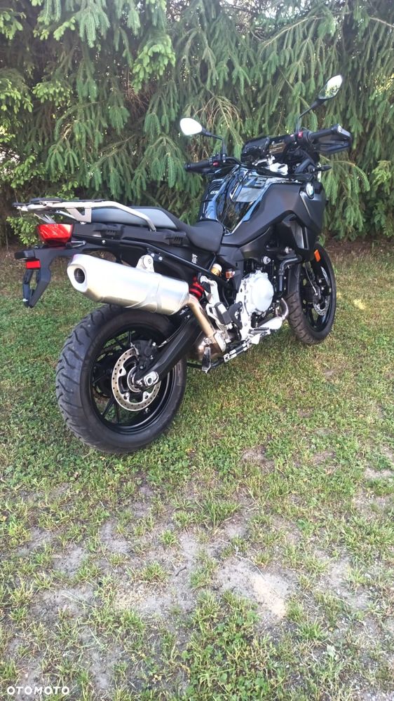 BMW F - 25