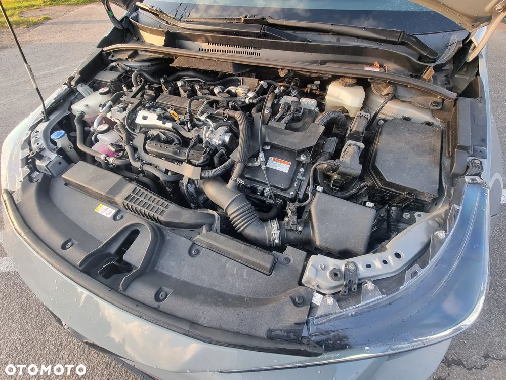 Toyota Corolla 2.0 Hybrid Executive - 26