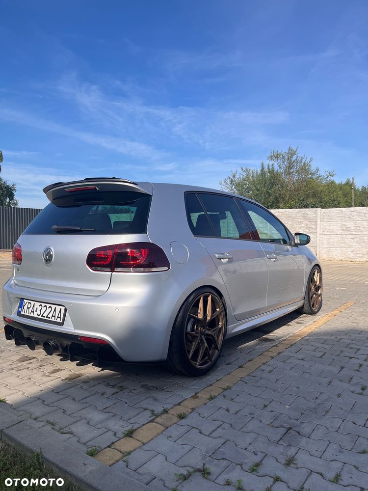 Volkswagen Golf - 1