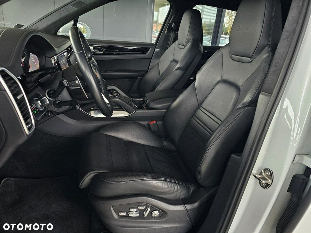 Porsche Cayenne - 31