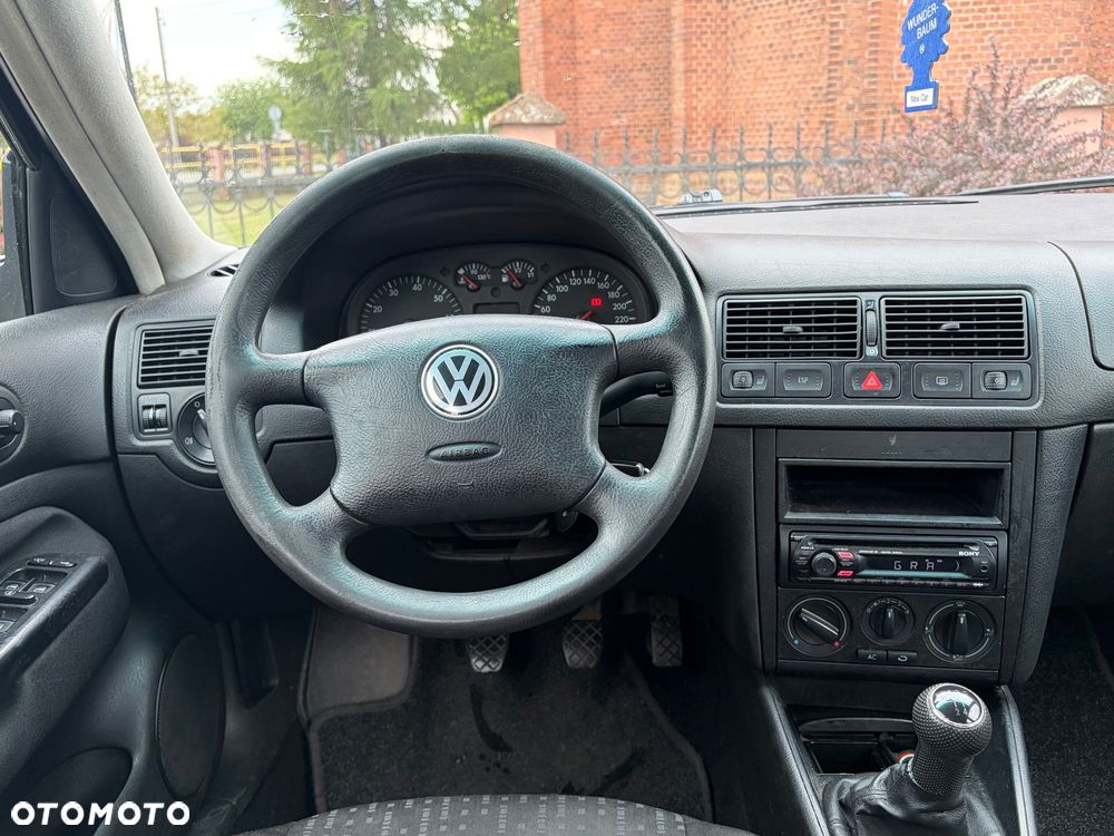 Volkswagen Golf 1.6 Comfortline - 9