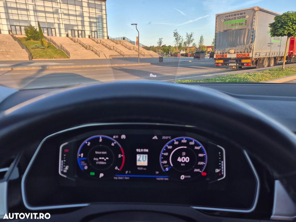 Volkswagen Passat 2.0 TDI SCR DSG 4Motion Elegance - 6