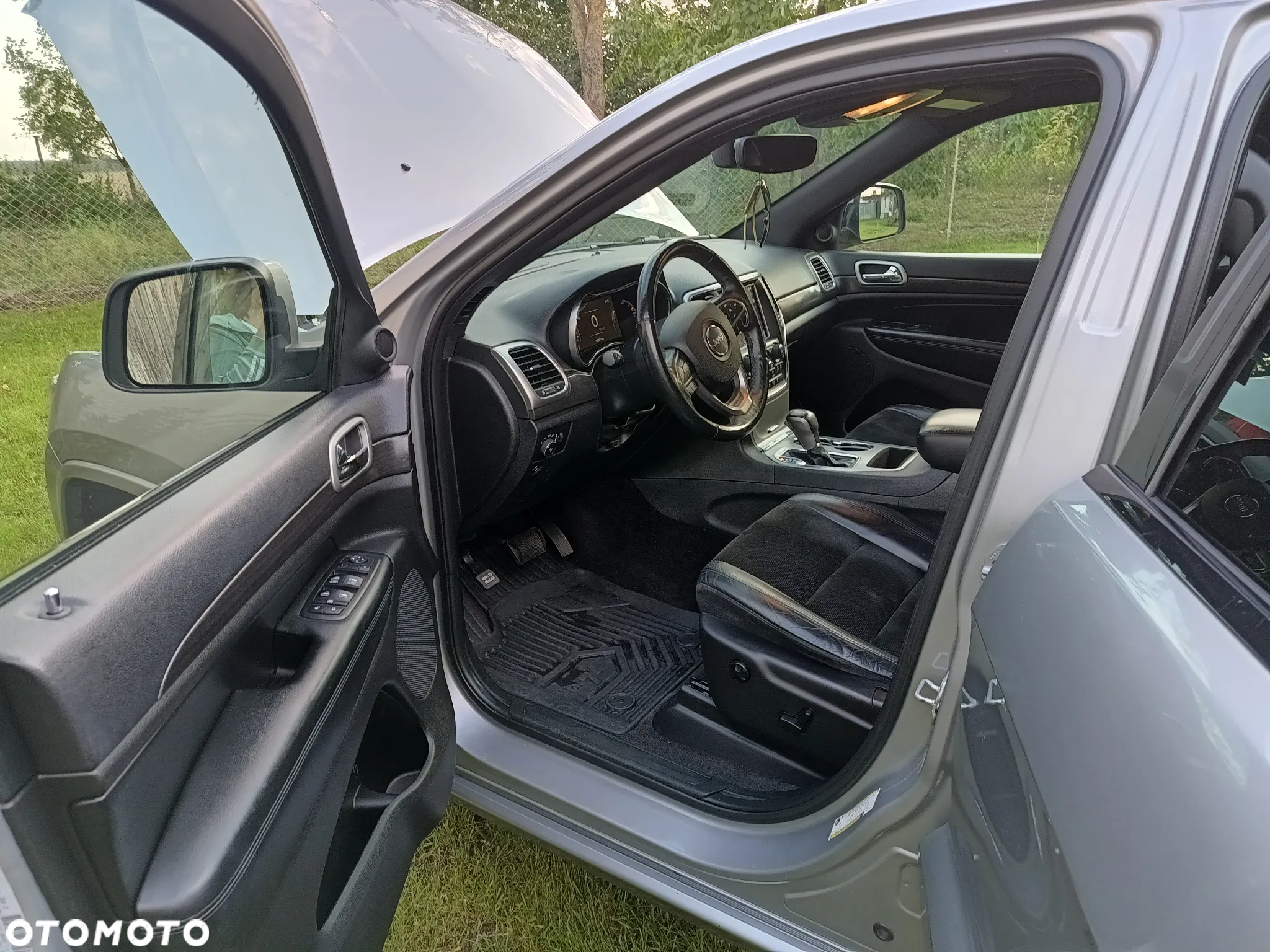 Jeep Grand Cherokee - 11