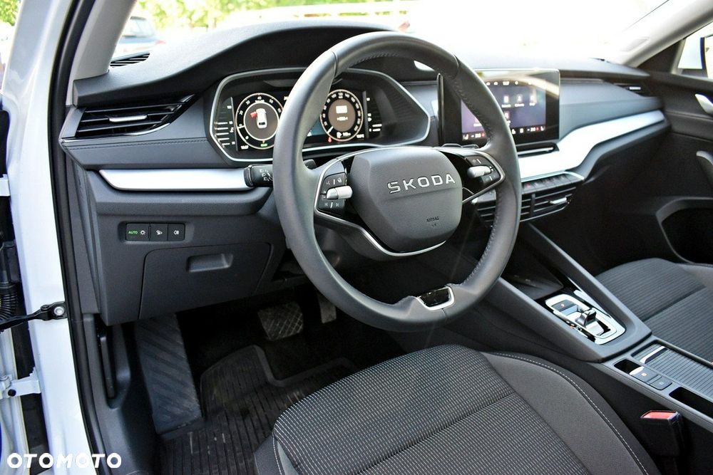 Skoda Octavia 1.5 TSI mHEV Selection DSG - 11