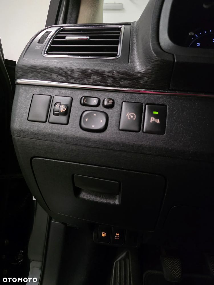 Toyota Avensis 2.0 D-4D Sol Premium - 20