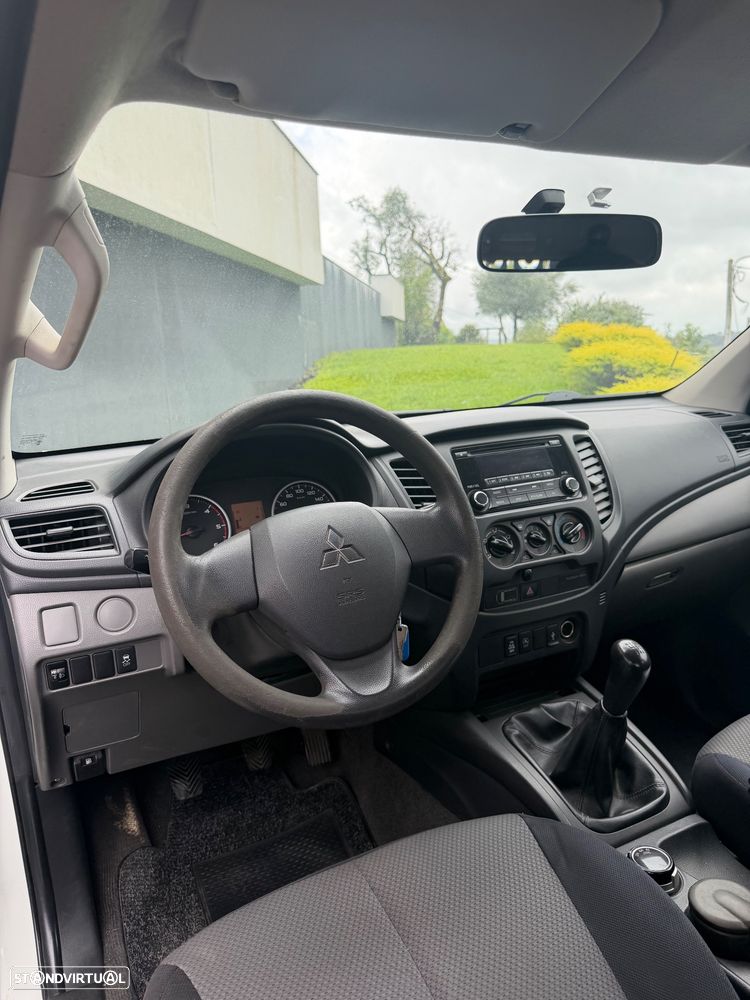 Mitsubishi L200 2.4 DI-D Club Invite 4WD - 5