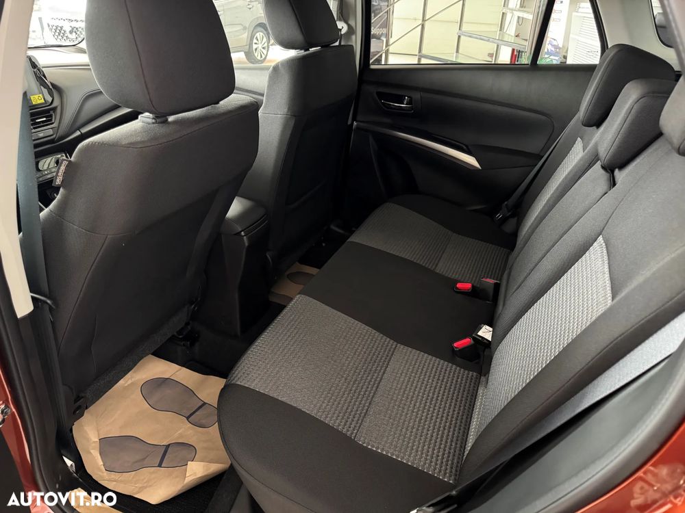 Suzuki S-Cross 1.4 Boosterjet 6MT MHEV Passion - 4