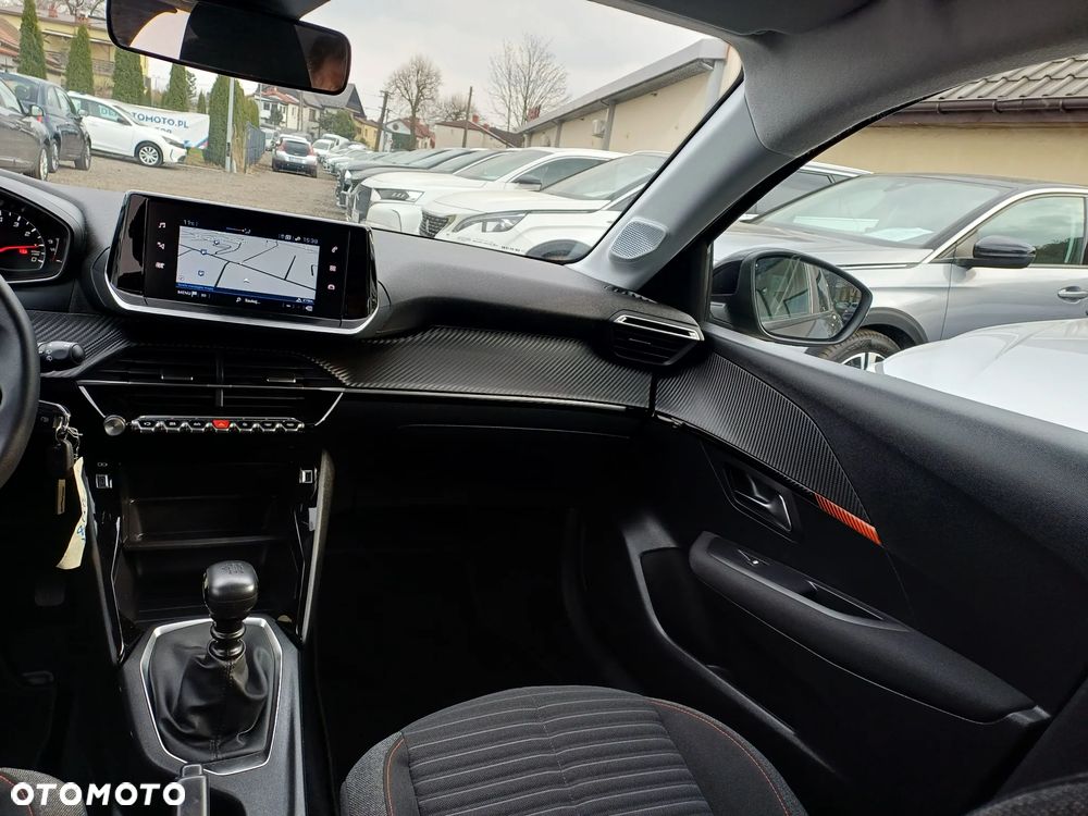 Peugeot 208 PureTech 100 Allure - 22