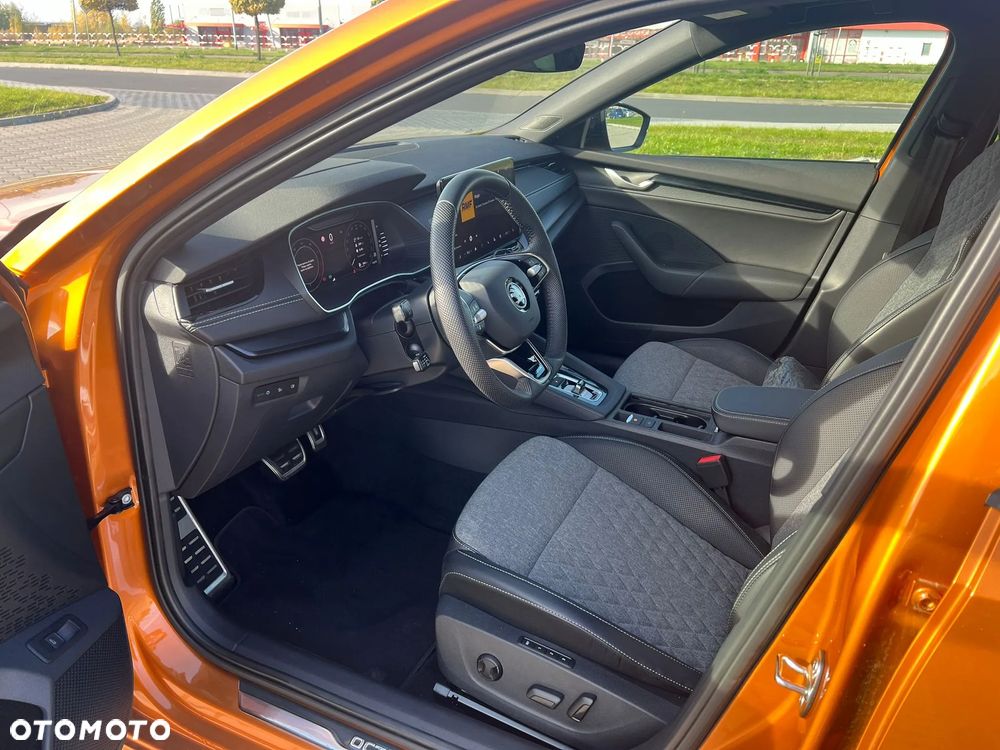 Skoda Octavia 2.0 TDI Sportline DSG - 26