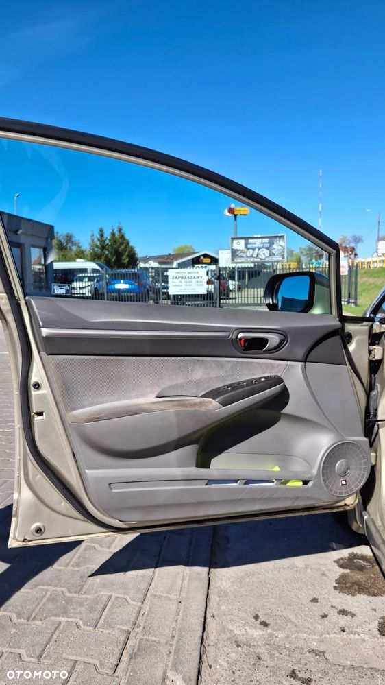 Honda Civic 1.8 Executive - 12