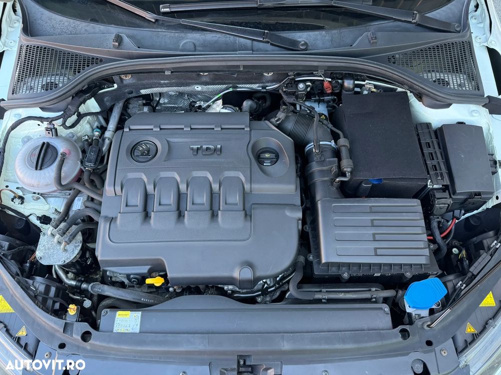 Skoda Octavia 2.0 TDI DSG Style - 23