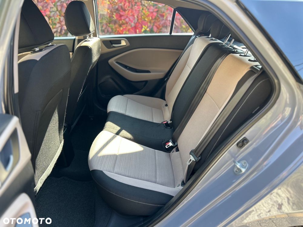 Hyundai i20 1.2 Trend - 29