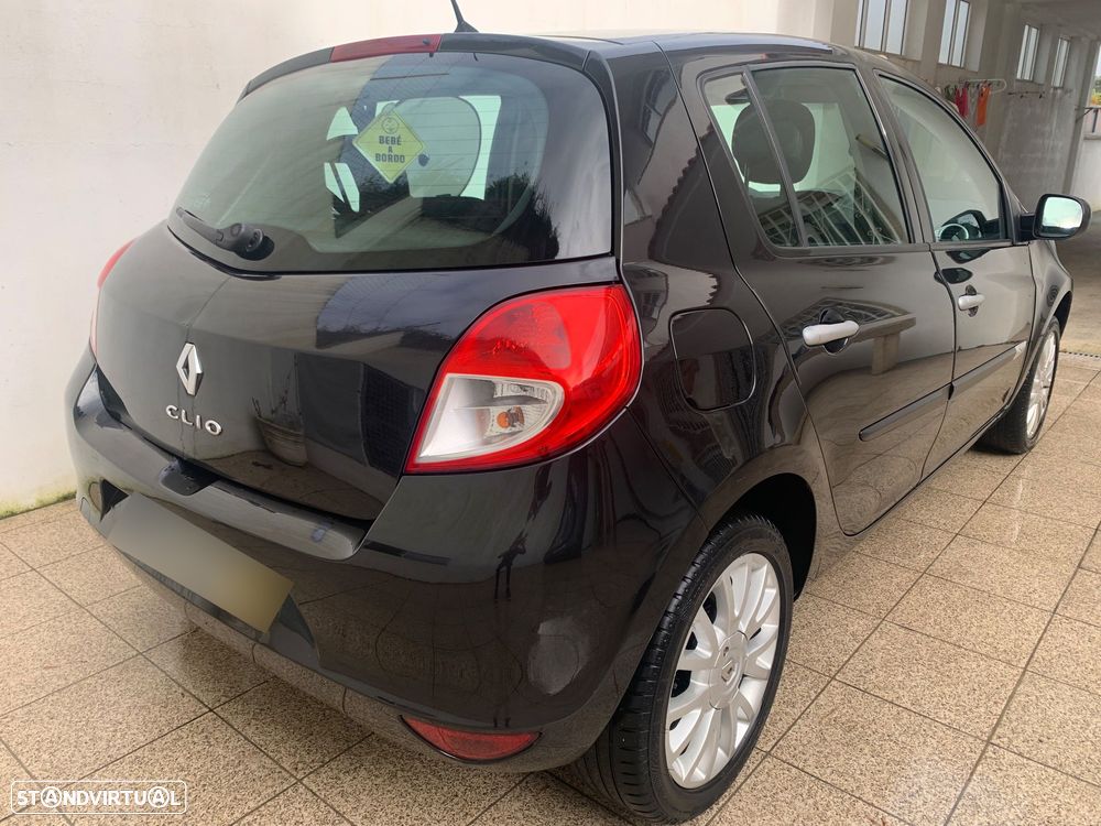Renault Clio 1.2 16V Fairway - 2