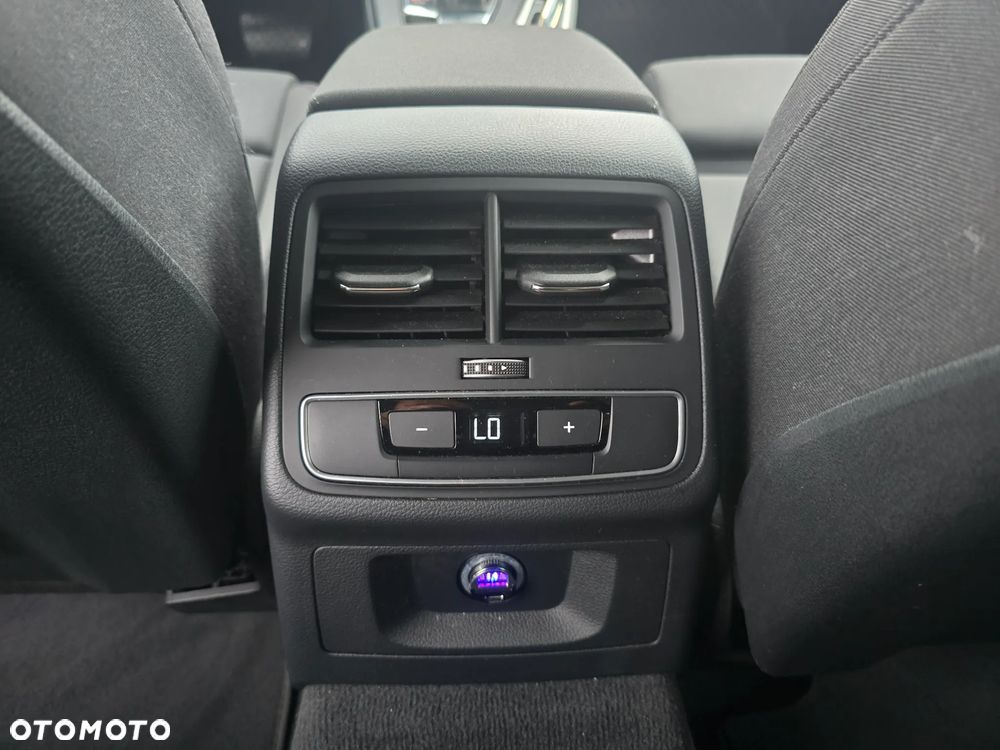 Audi A4 Limousine - 14
