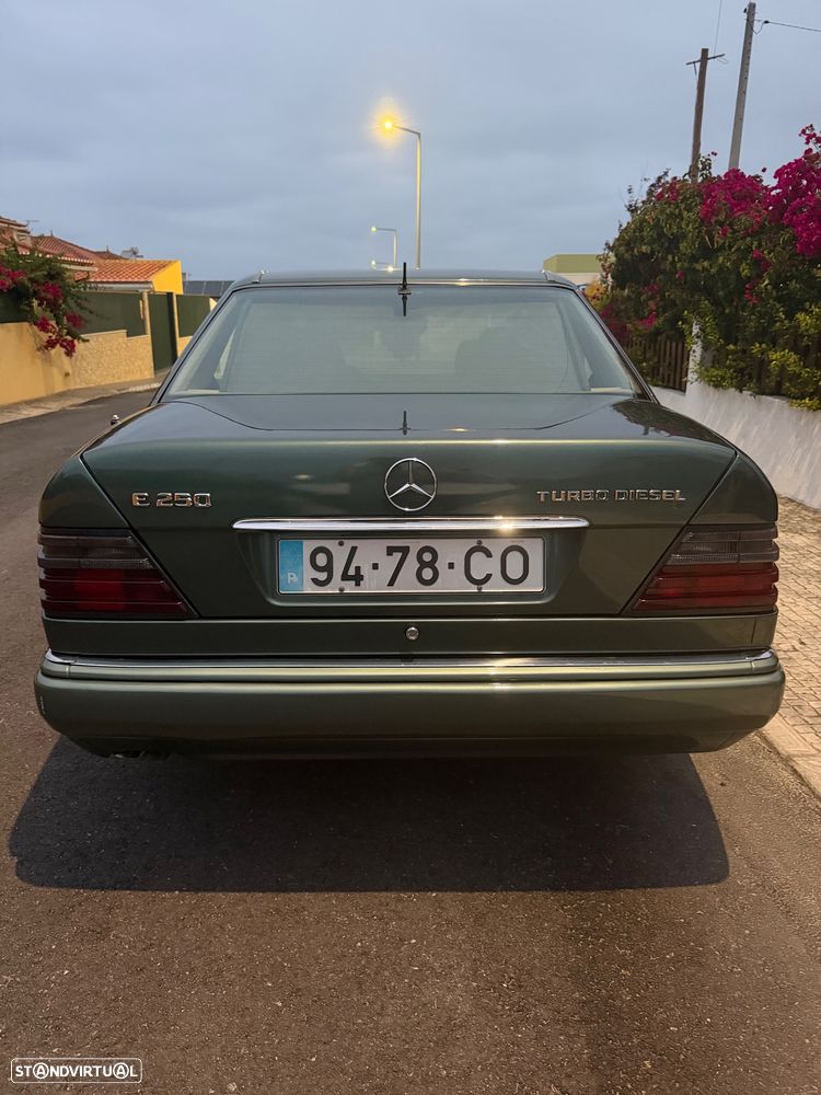 Mercedes-Benz W124 (1984-1997) 250 D Turbo - 3